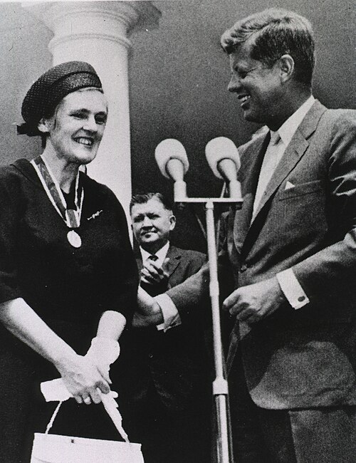 Photograph of President Kennedy presenting an award to Frances Kelsey